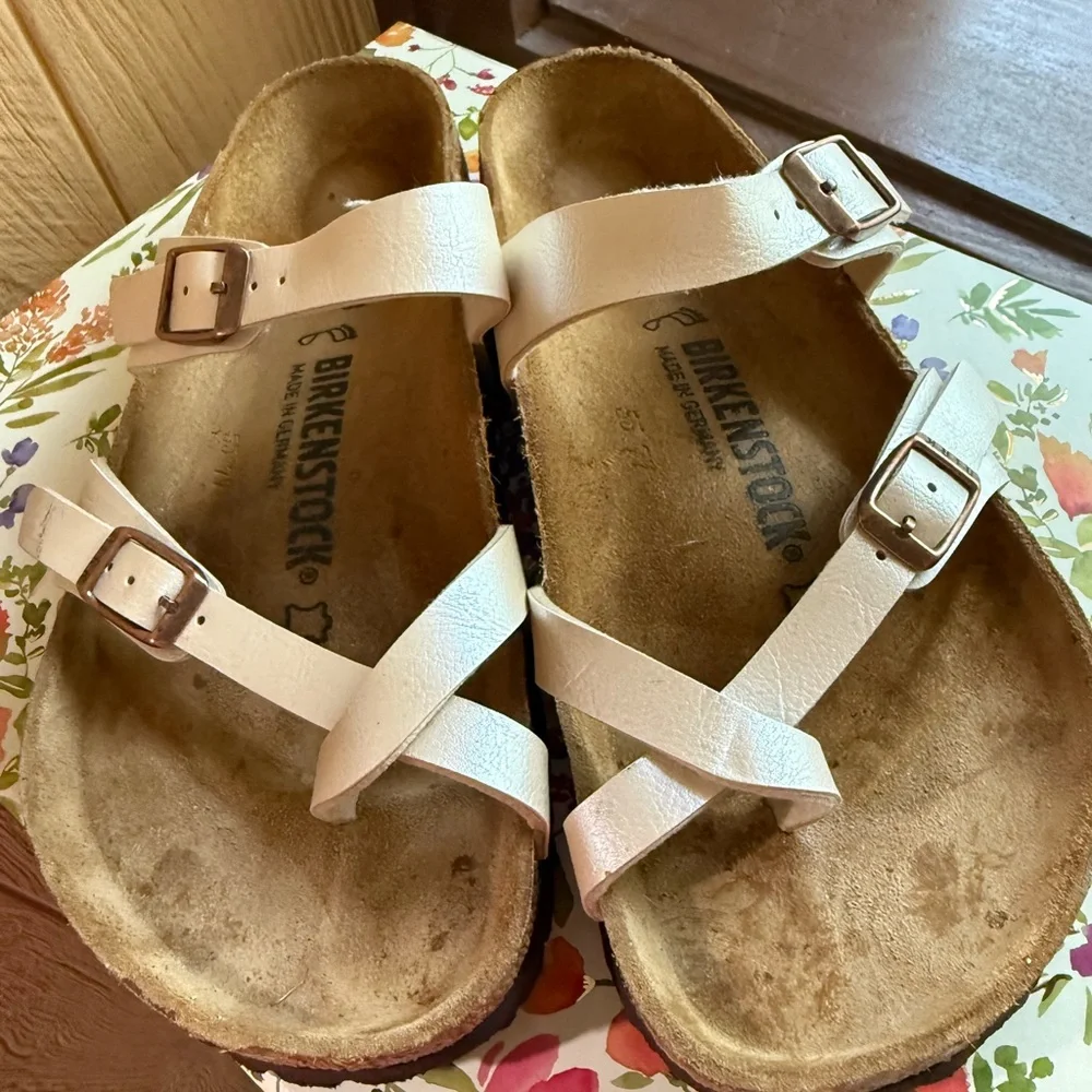 Birkenstock Cream Cork Footbed Sandals-Gently Worn-Great Color - Picture 2 of 3